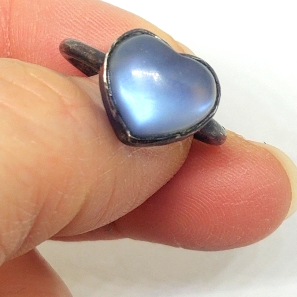 Moonstone Heart Ring Oxidized Silver Sz. 5